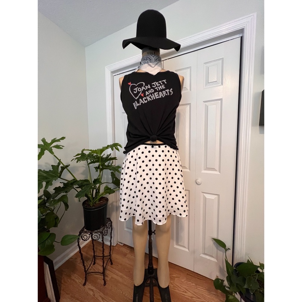 FOREVER 21+ WHITE AND BLACK POLKA DOT SKATER SKIRT SIZE 0X NWOT